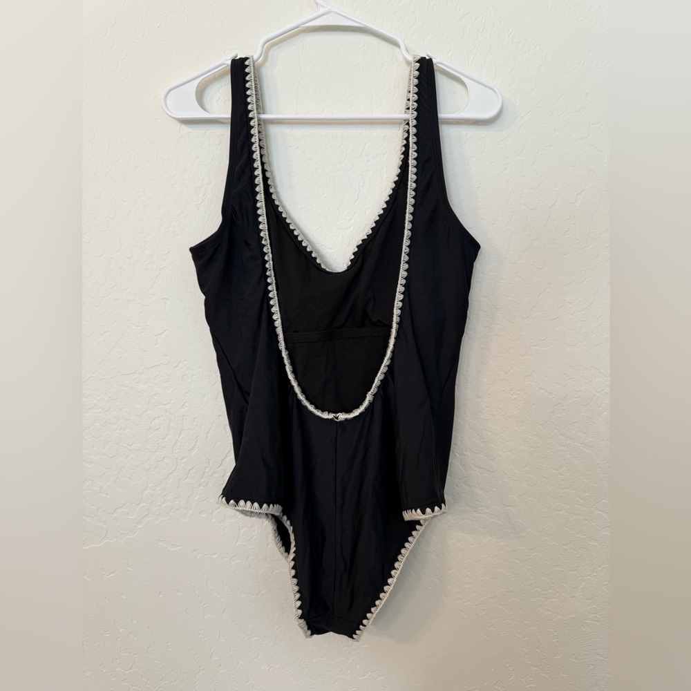Worn once! Mission cheeky one piece suit size XL - Picture 3 of 6